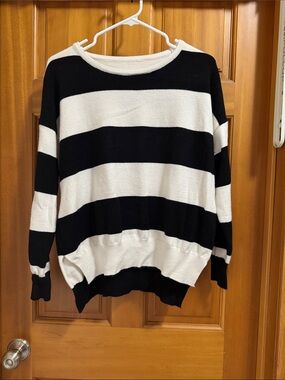 Black & White Striped Women's Sweater